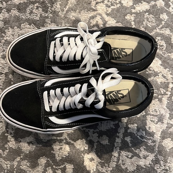 VANS - Picture 2 of 6